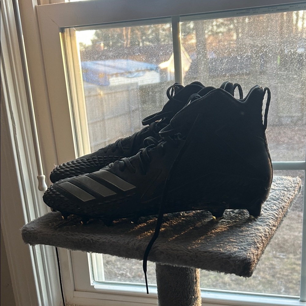 Reebok Black and Gray Athletic Shoes
Worn once & no more interest in football